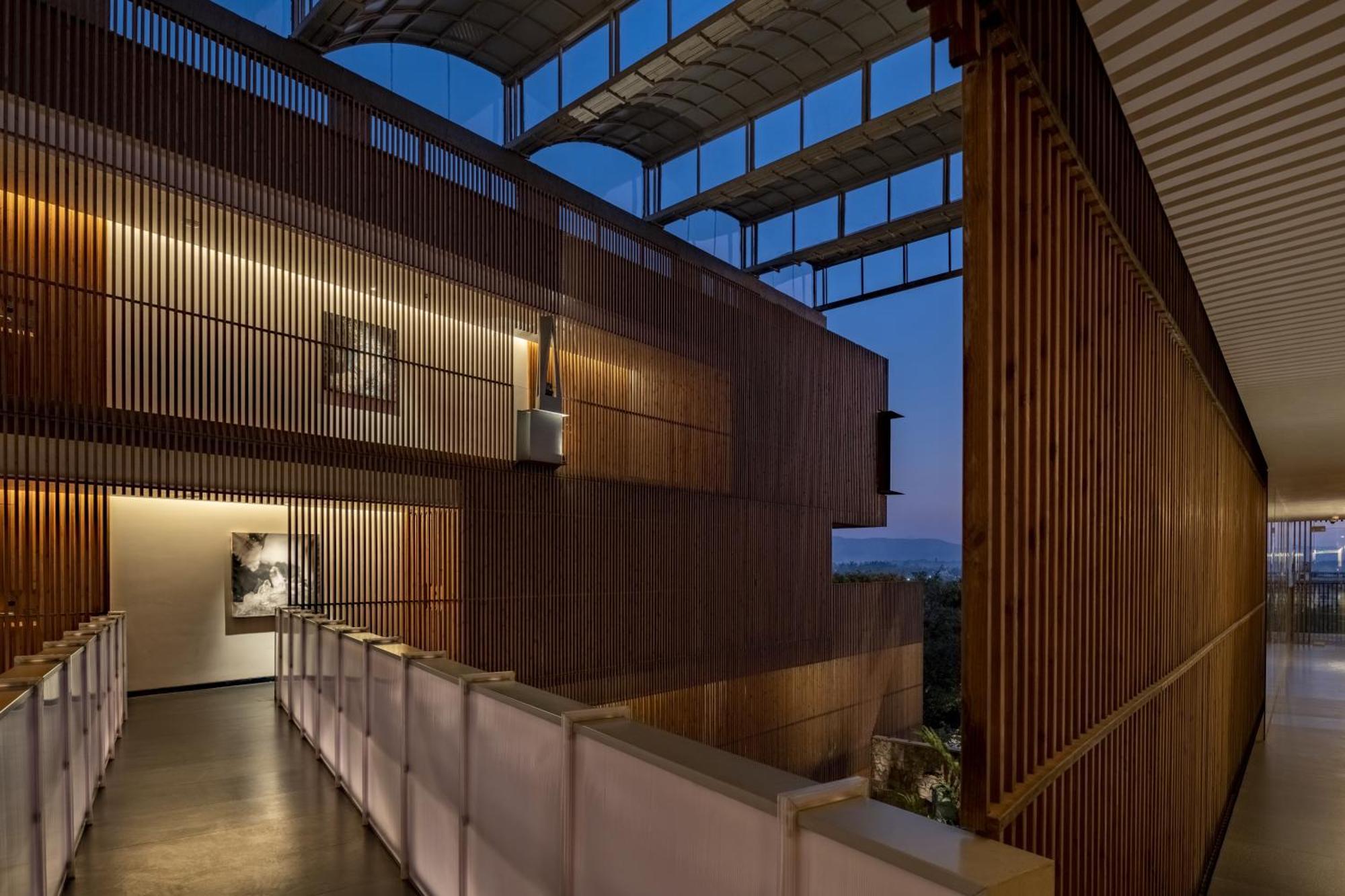 Radisson Resort And Spa Lonavala Extérieur photo Interior of the building
