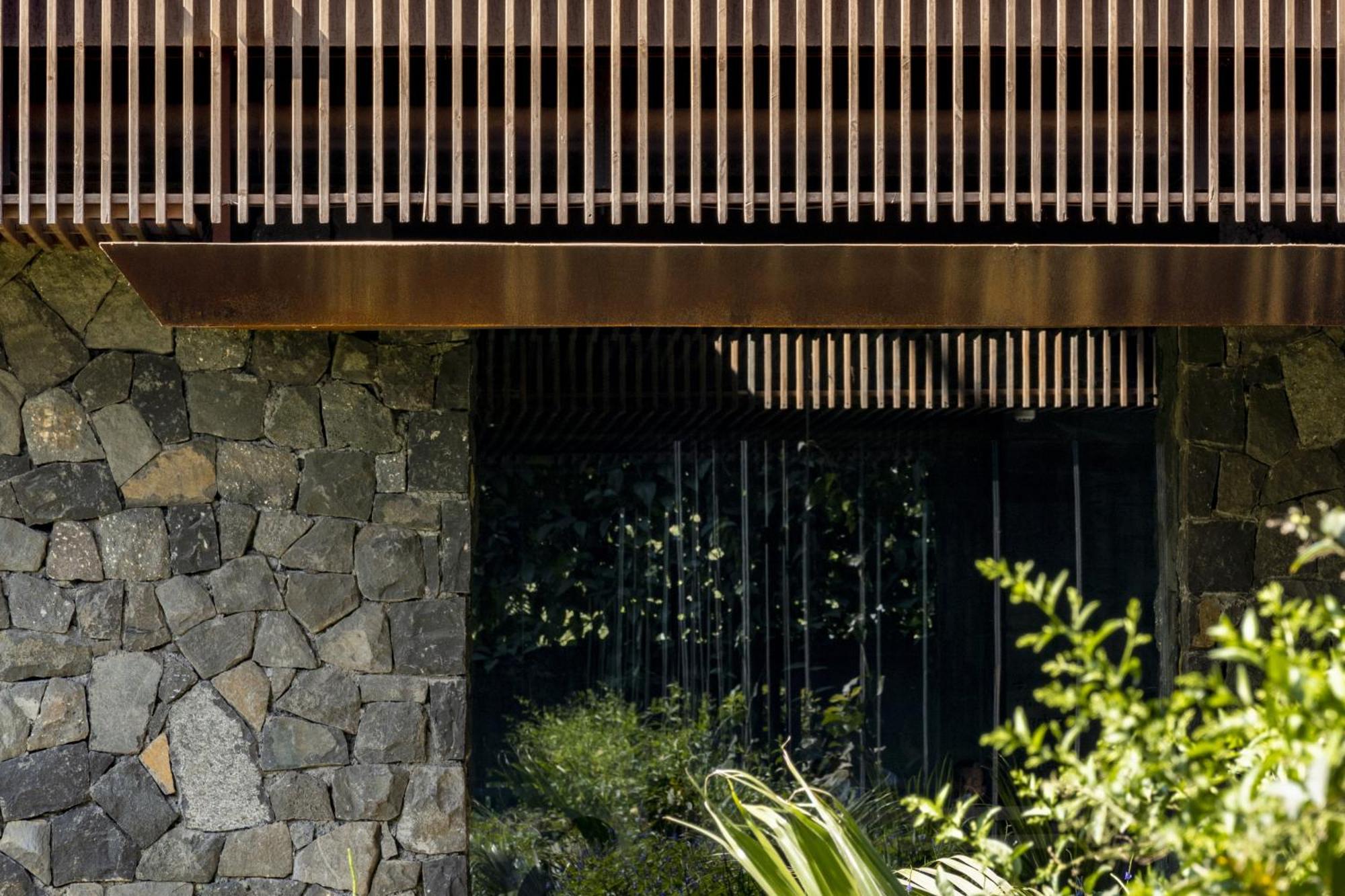 Radisson Resort And Spa Lonavala Extérieur photo Detail of the house