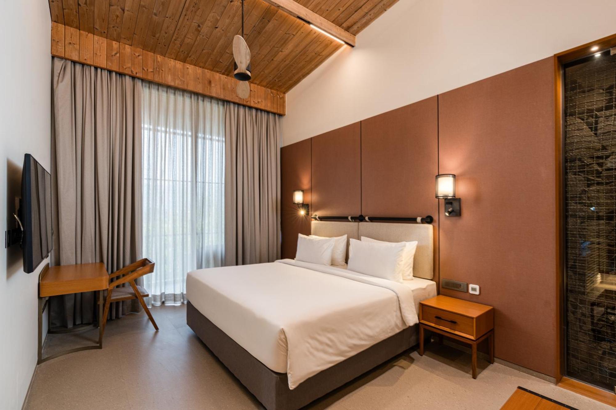 Radisson Resort And Spa Lonavala Extérieur photo Deluxe Room